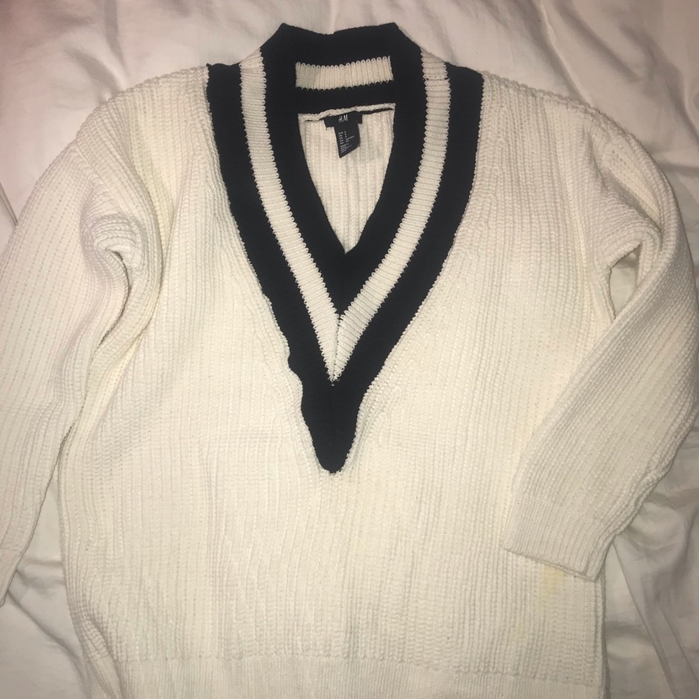 h&m black and white sweater